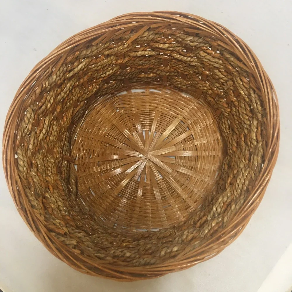 Unbranded handcrafted round